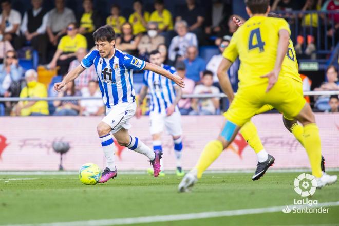 David Silva conduce el balón en el Villarreal-Real Sociedad (Foto: LaLiga).