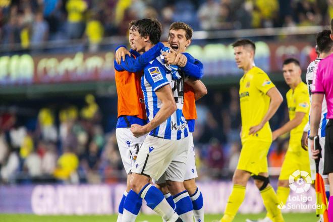 Le Normand junto a Guevara y Aihen tras lograr la Real Sociedad clasificarse para la Europa League (Foto: LaLiga).