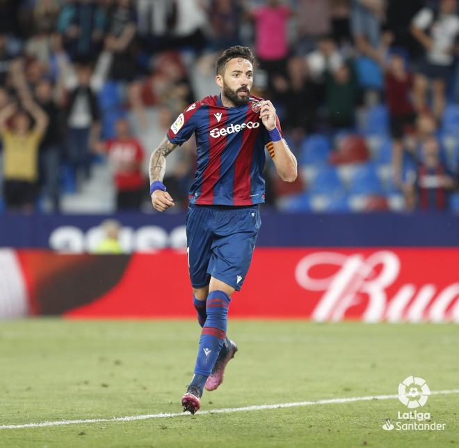José Luis Morales llora tras su gol en el Levante-Alavés del Ciutat de Valencia (Foto: LaLiga).
