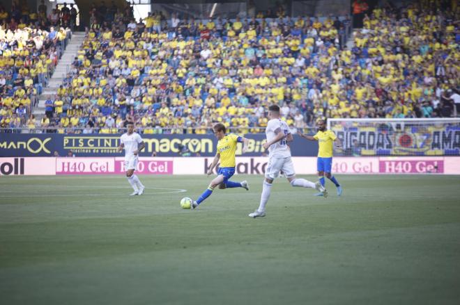 Álex Fernández, durante el Cádiz-Real Madrid (Foto: Cristo García).