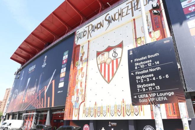 El Sánchez-Pizjuán, preparado para la final de Europa League (Foto: Kiko Hurtado)