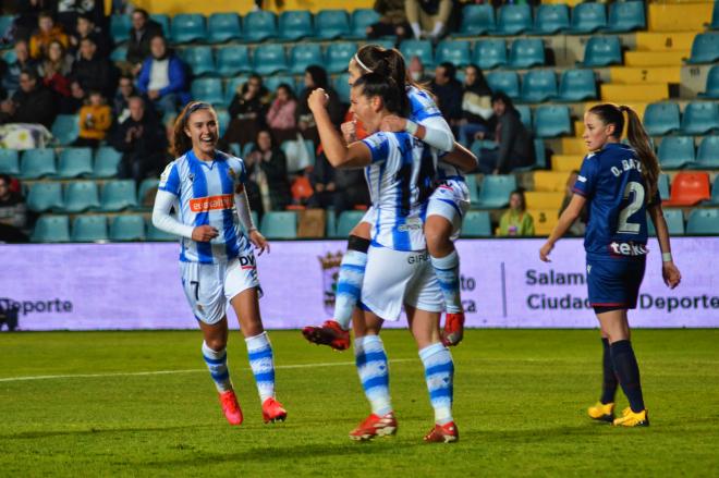 La Real Sociedad celebra un gol de Leire Baños (Foto: Giovanni Batista).