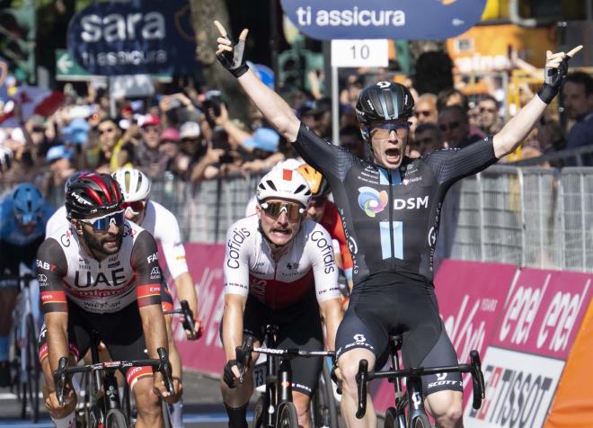 Victoria de Dainese en el Giro de Italia (FOTO: EFE).