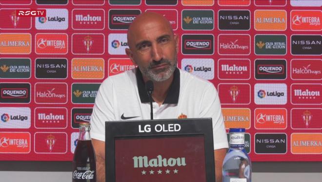 Abelardo en la rueda de prensa previa al Fuenlabrada-Sporting