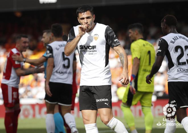 Maxi Gómez celebra su gol durante el Valencia-Celta (Foto: LaLiga).