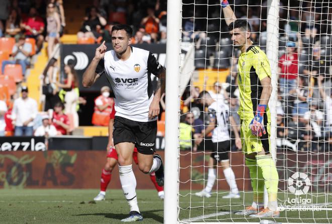Maxi Gómez celebra su gol durante el Valencia-Celta (Foto: LaLiga).