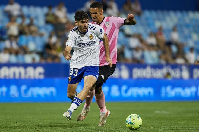 Puche en un partido con el Real Zaragoza (Foto: Daniel Marzo).