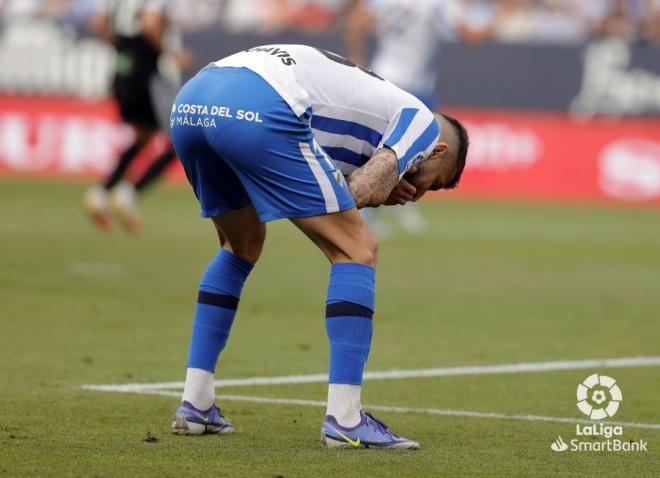 Vadillo se lamenta tras fallar una ocasión ante el Burgos (Foto: LaLiga).