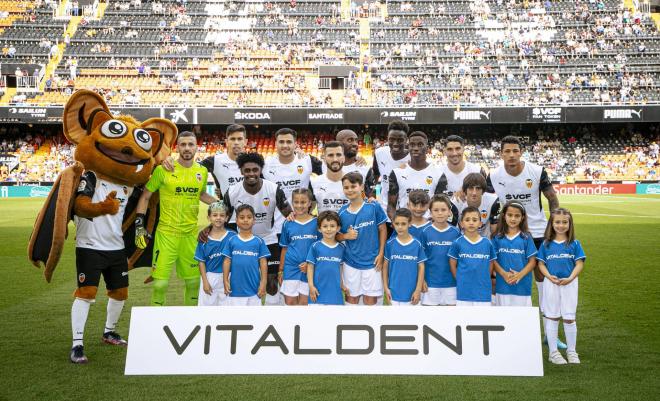 Los jugadores en el Valencia-Celta (Foto: VCF)