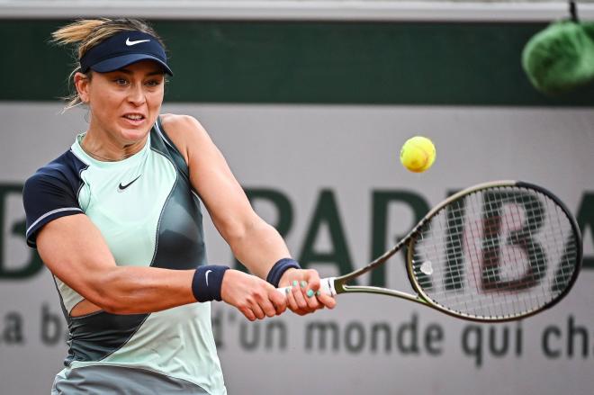 Paula Badosa, durante su partido de segunda ronda en Roland Garros 2022 (Foto: Cordon Press).