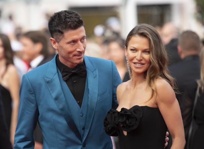 Robert Lewandowski y su mujer, Anna, en el Festival de Cine de Cannes (Foto: Cordon Press).