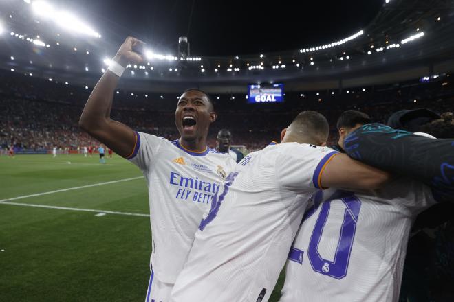 Alaba y los jugadores del Real Madrid celebran el gol de Vini en la final de la Champions (Foto: EF