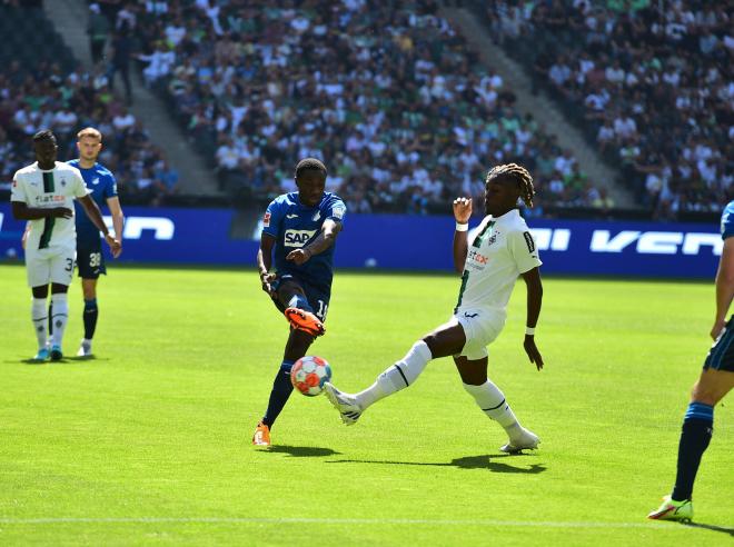 Kouadio Koné, en un partido con el Borussia Monchengladbach (Foto: Cordon Press).
