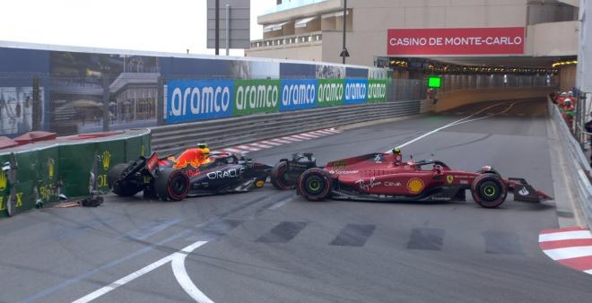 Checo y Sainz, tras el accidente del mexicano en el GP de Mónaco.