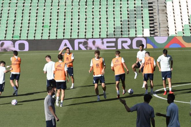 Entrenamiento de España en el Benito Villamarín (Foto: Kiko Hurtado).