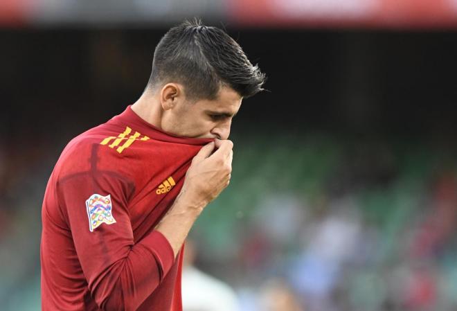 Álvaro Morata se lamenta durante el España-Portugal (Foto: Kiko Hurtado).