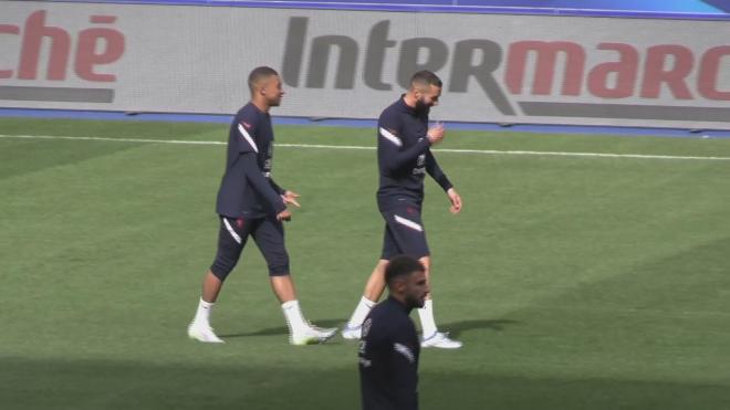 Benzema y Mbappé durante un entrenamiento con la Selección de Francia