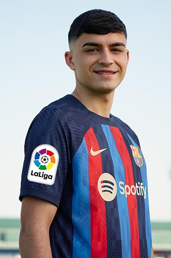 Pedri, con la nueva camiseta del Barcelona para la 2022/23 (Foto: FCB).