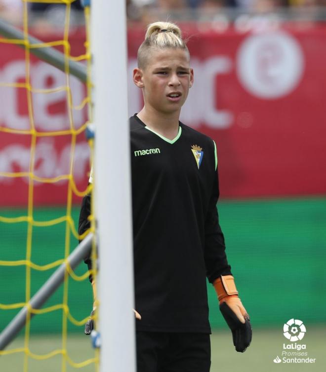 Meme, portero del Cádiz alevín en LaLiga Promises (Foto: LaLiga).