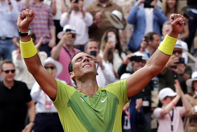 Nadal celebra su nuevo título de Roland Garros (FOTO: EFE).