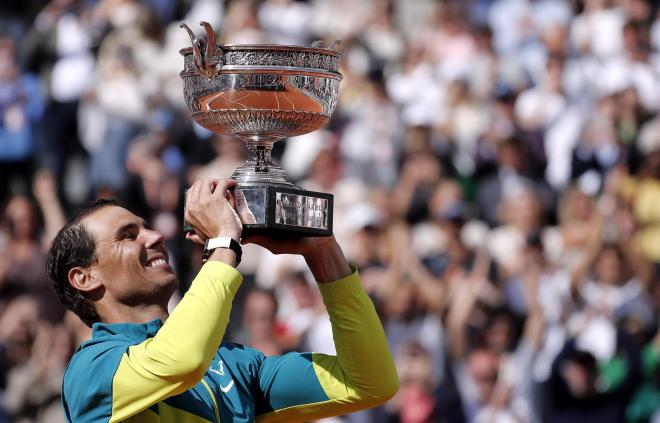 Rafa Nadal levanta su décimo cuarto título de Roland Garros (FOTO: EFE).