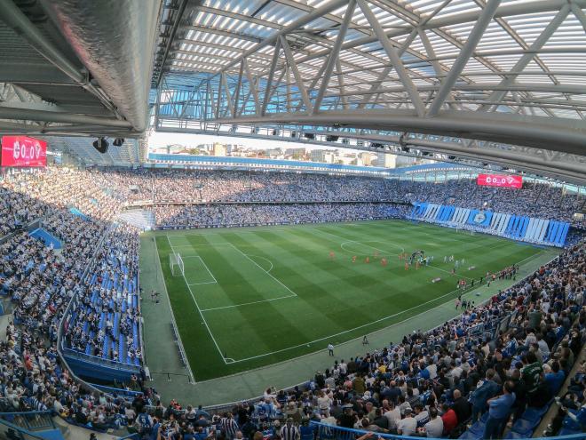 Riazor lució con esta espectacular imagen en el partido ante el Linares de semifinales del play off de ascenso (Foto: RCD)