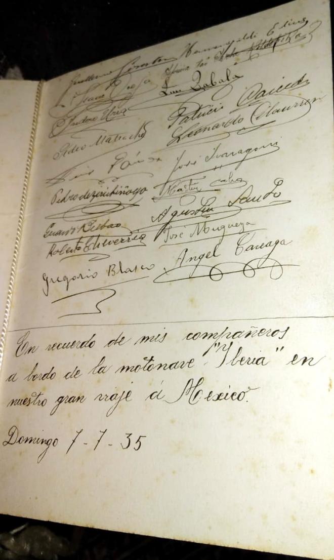 A adivinar las rúbricas: Parte de la Carta del Menú de la gira del Athletic Club por México, firmada por los Leones el 7 de julio de 1935.