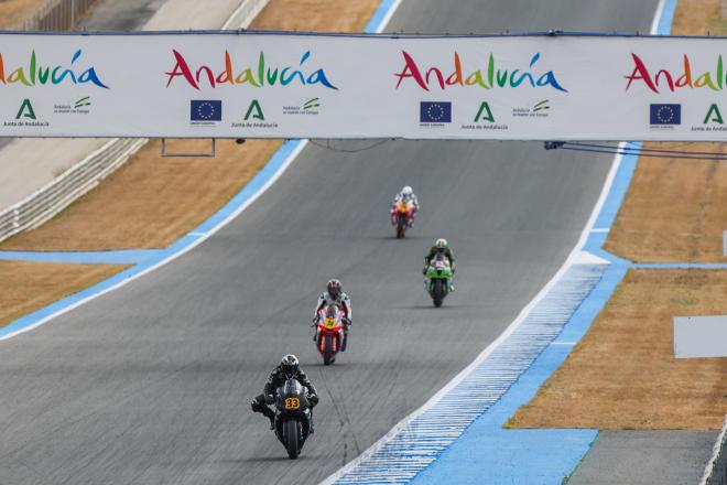 Daniel Lastra lidera un grupo en el campeonato andaluz de motociclismo (Foto: Circuito de Jerez)