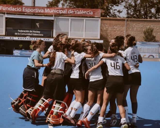 Emi Rossi: “Es un orgulloso representar al hockey valenciano en DHB”