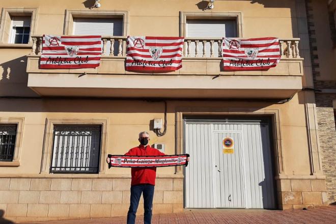 La Peña Gainza de Minglanilla ya se prepara con sus banderas del Athletic y las bufandas.