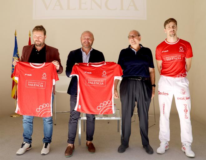 La Diputació renueva su histórico vínculo con la pilota valenciana