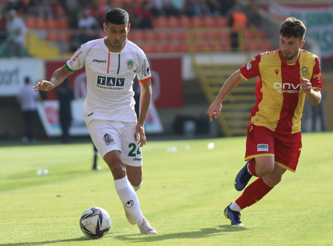 Juanfran, durante un partido en Turquía (Foto: Instagram).