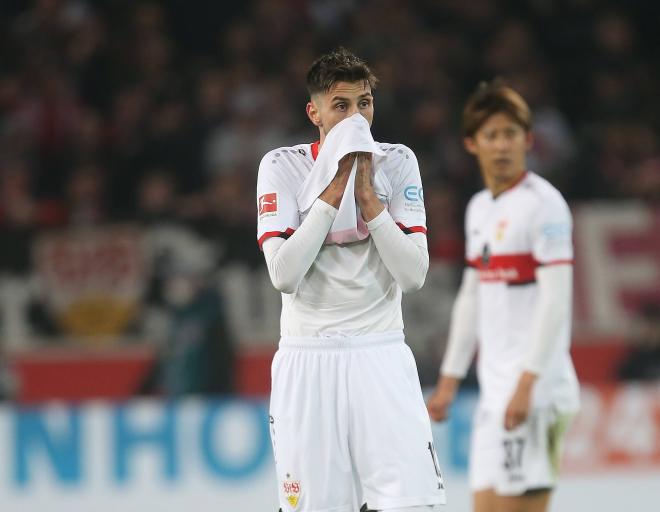 Atakan Karazor se lamenta durante un partido del Stuttgart (Foto: Cordon Press).