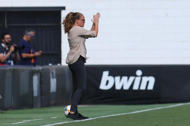 Irene Ferreras en su etapa como entrenadora del Valencia (Foto: Marca)