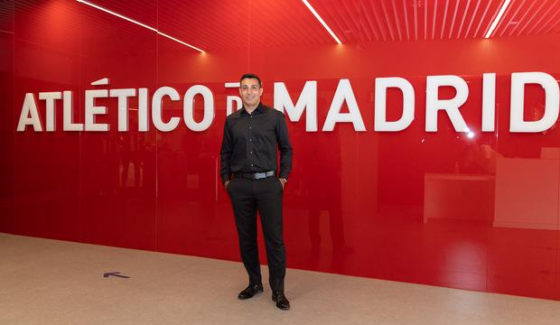 Gustavo López, en las oficinas del Atlético de Madrid (FOTO: Atlético).