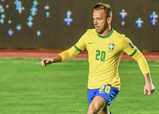 Arthur, campeón de la Copa América con Brasil.