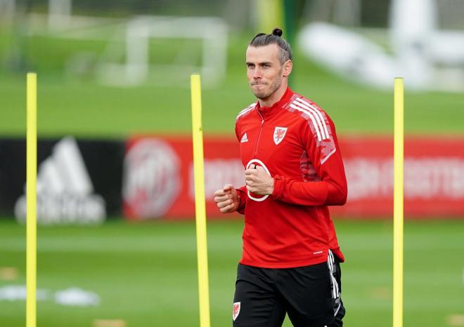 Gareth Bale, en un entrenamiento con Gales (Foto: Cordon Press).