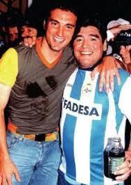 Diego Armando Maradona junto a Lionel Scaloni (Foto: El Gráfico)