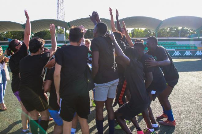 La Fundación del Real Betis acoge el primer torneo en apoyo a los refugiados (Foto: RBB)