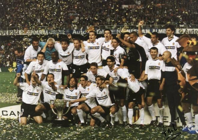 La celebración del título en Mestalla (Foto: Valencia CF).