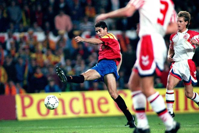Hierro, en el España-Dinamarca de clasificación para el Mundial del 94 (Foto: Cordon Press).
