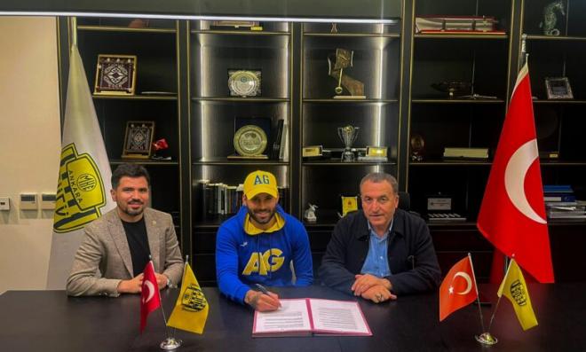 Jesé firma su contrato con el Ankaragücü (Foto: Ankaragücü).