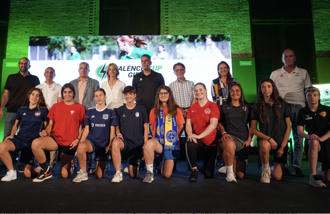 La II València Cup Girls sube el telón con la presentación del torneo y la bienvenida a los equi