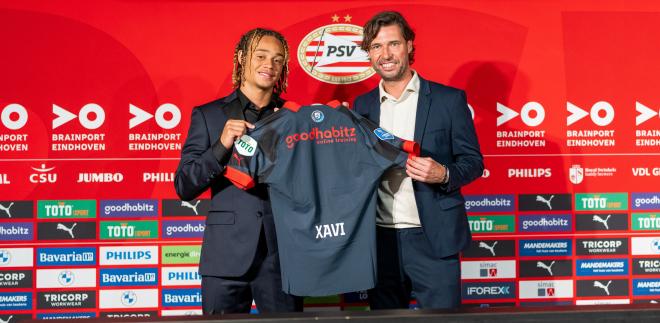 Florentino Pérez preguntó por la situación de Xavi Simons (Foto: PSV).