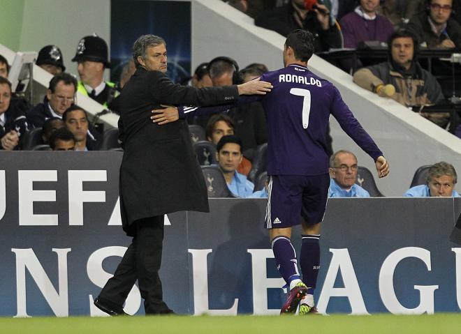 Cristiano Ronaldo y Mourinho, durante la etapa de ambos en el Real Madrid (Foto: Cordon Press).