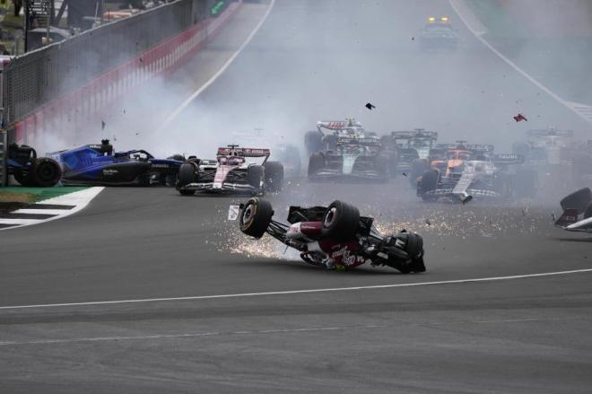 Brutal accidente en Silverstone.