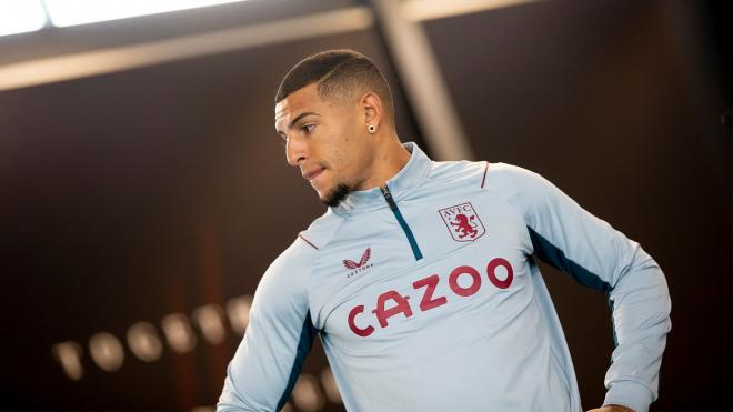 Diego Carlos, en su primer día en el Aston Villa (Foto: AVFC).