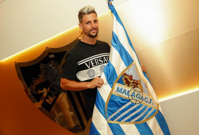 Fran Sol, tras firmar como jugador del Málaga (Foto: MCF).