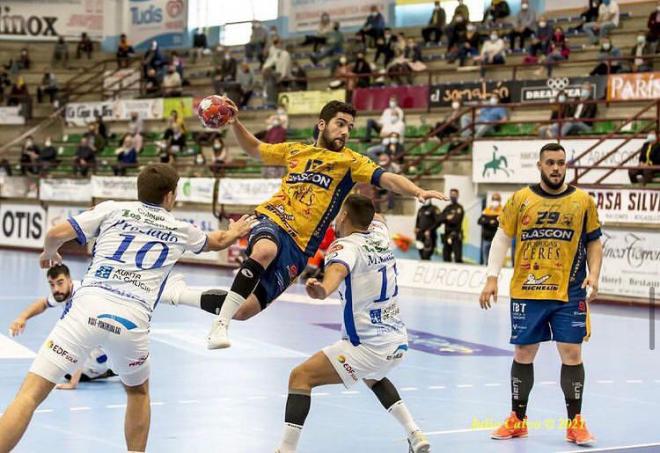 Nico López, en un partido con el Villa de Aranda.
