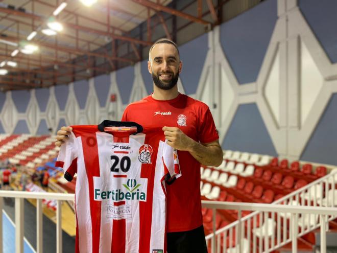 Nolasco volverá a vestir la rojiblanca, Poveda renovado en el Fertiberia